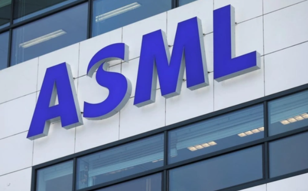 单台售价超25亿元！Intel包揽ASML最先进EUV光刻机订单
