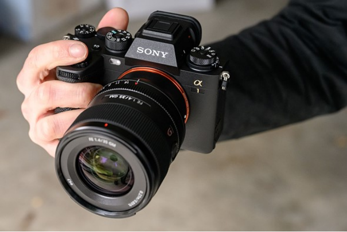 受困于芯片短缺，日本相机卖场断货、索尼拒接数码相机订单